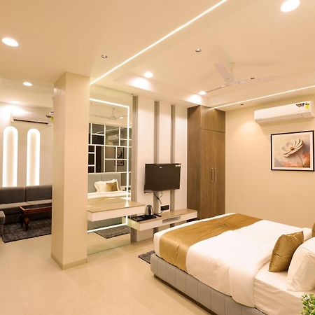 The Meera Hotel Ujjain Eksteriør billede