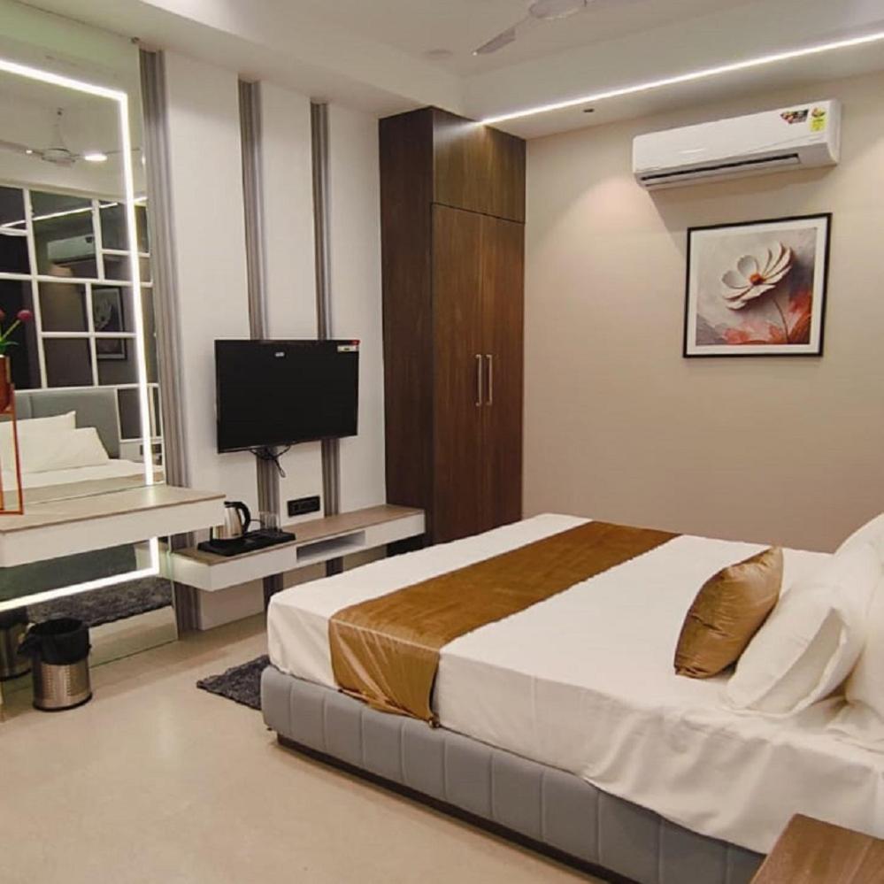 The Meera Hotel Ujjain Eksteriør billede
