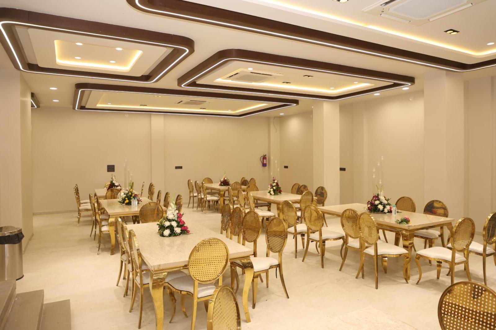 The Meera Hotel Ujjain Eksteriør billede