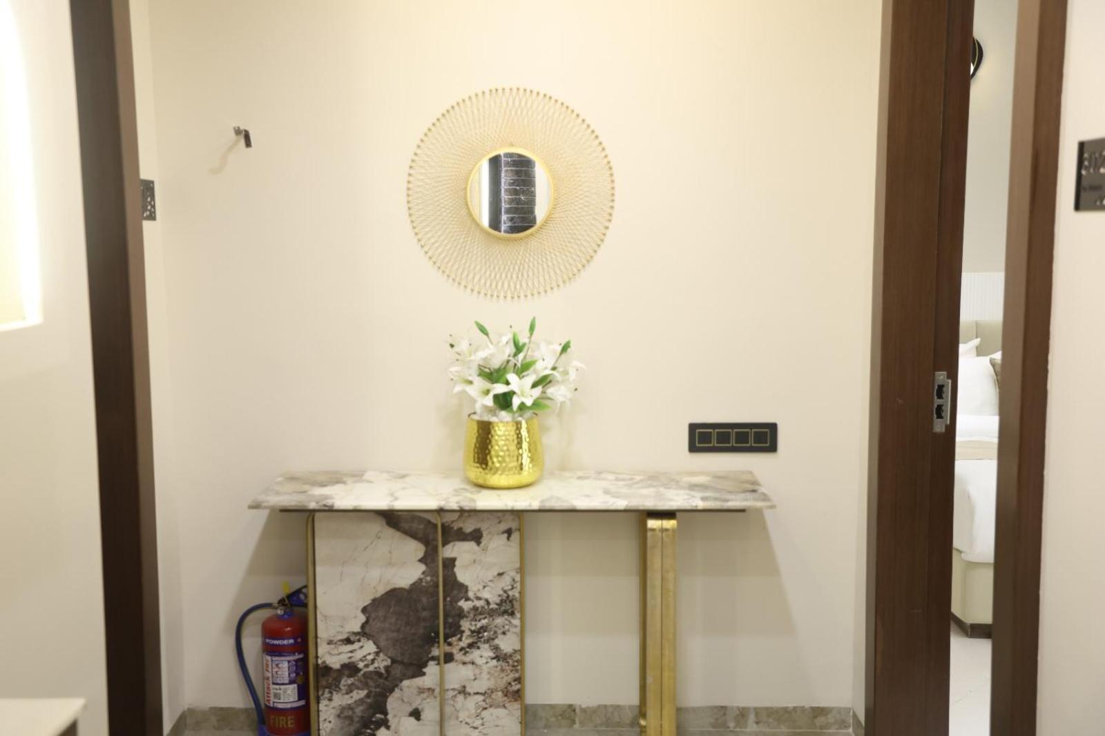 The Meera Hotel Ujjain Eksteriør billede