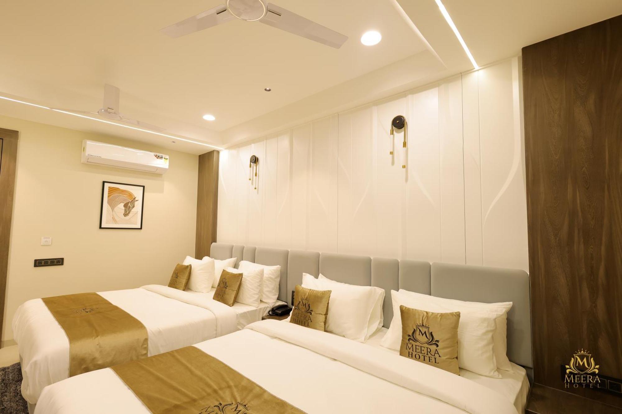 The Meera Hotel Ujjain Eksteriør billede
