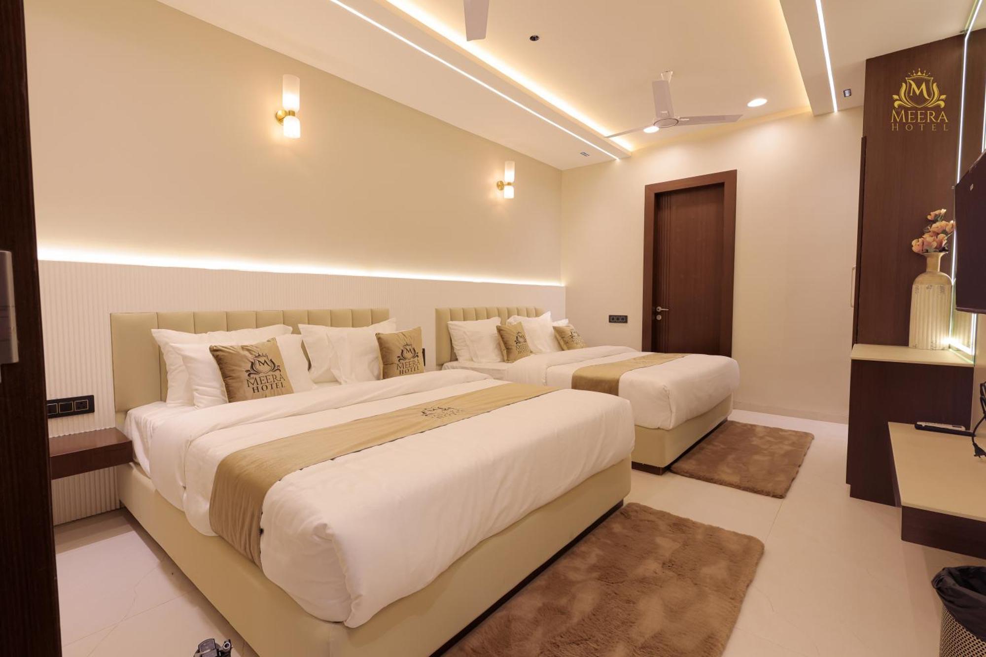 The Meera Hotel Ujjain Eksteriør billede