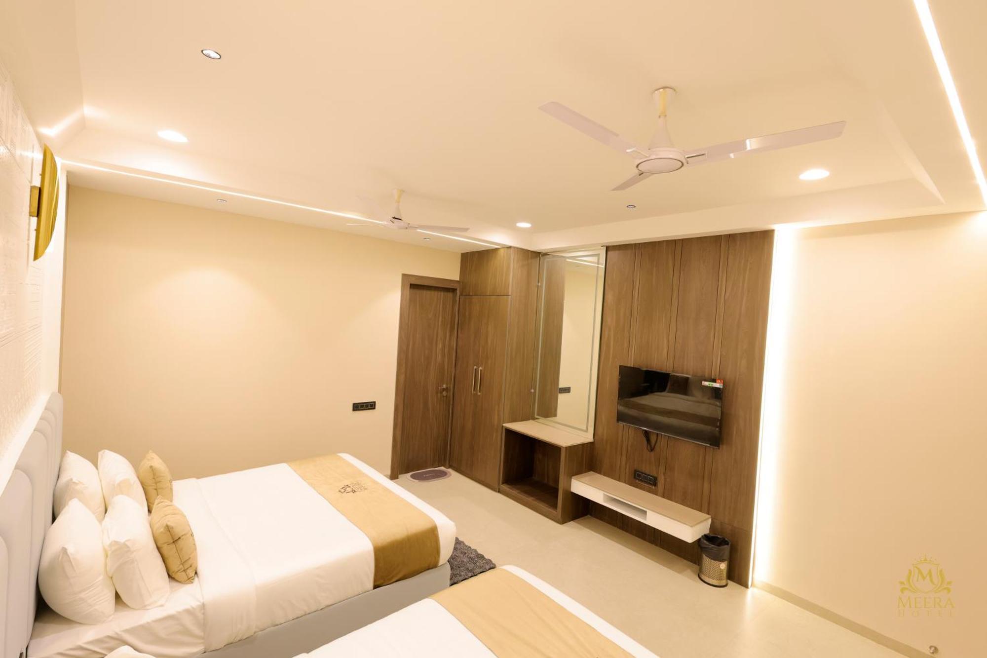 The Meera Hotel Ujjain Eksteriør billede