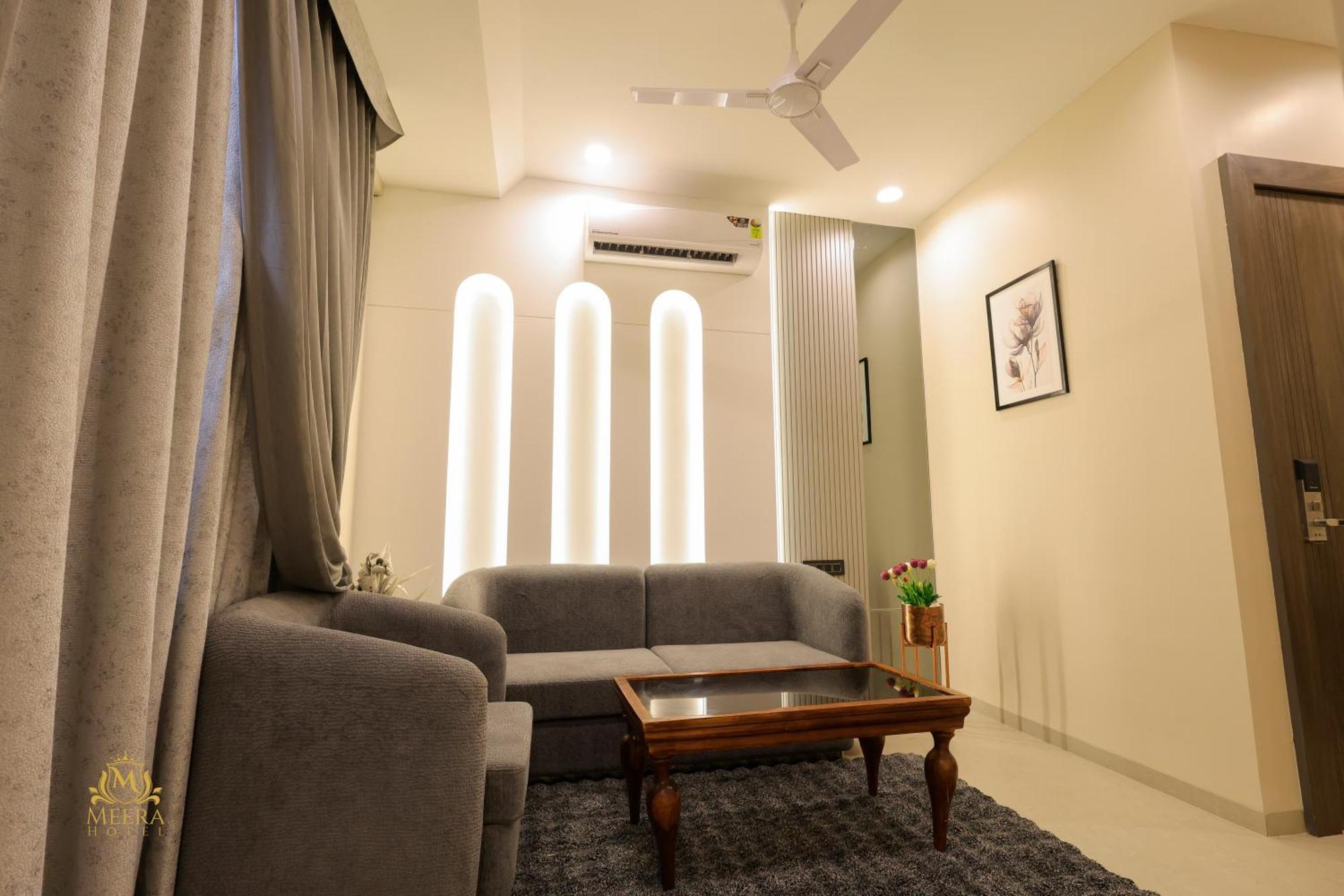 The Meera Hotel Ujjain Eksteriør billede