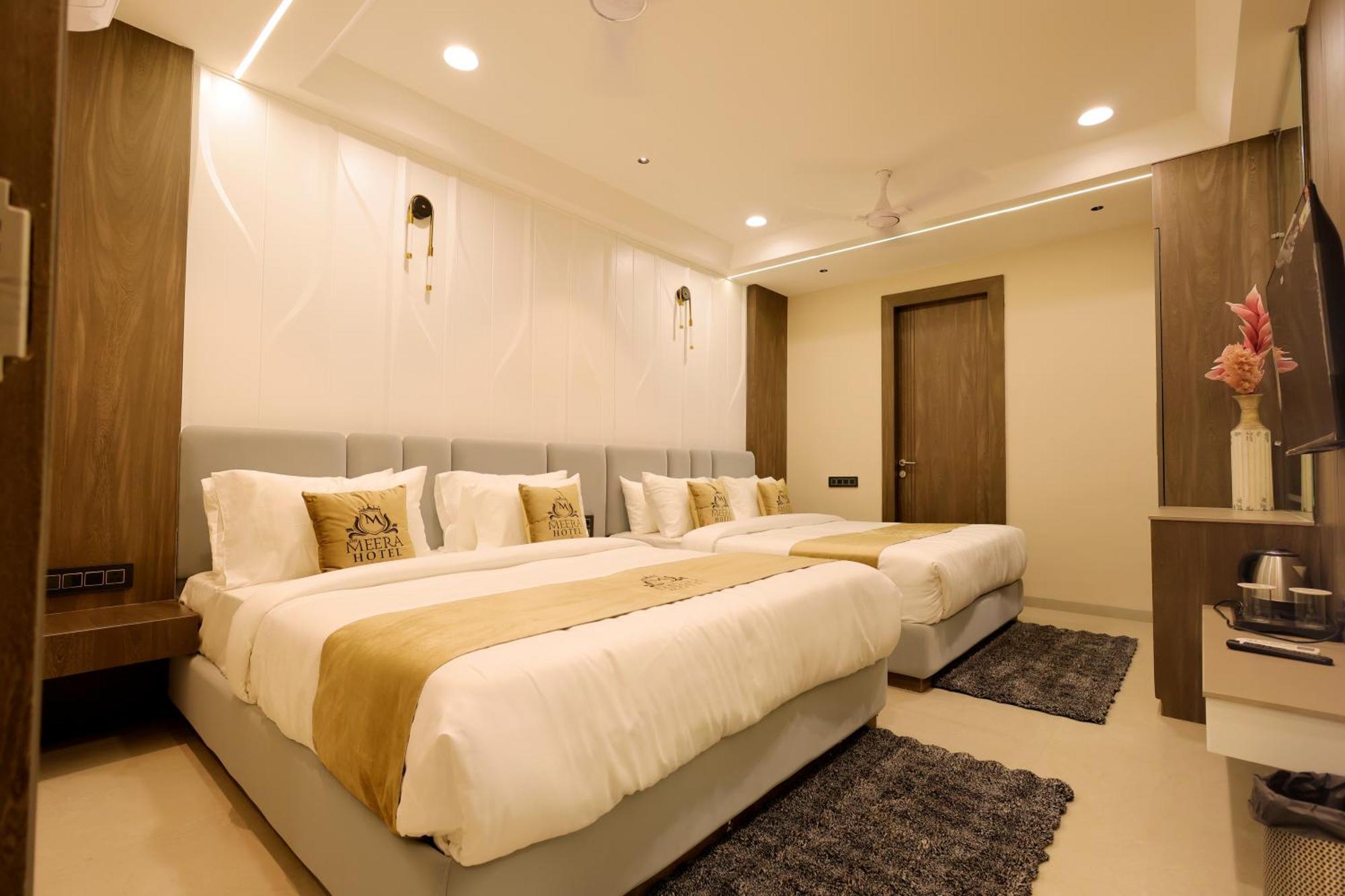 The Meera Hotel Ujjain Eksteriør billede