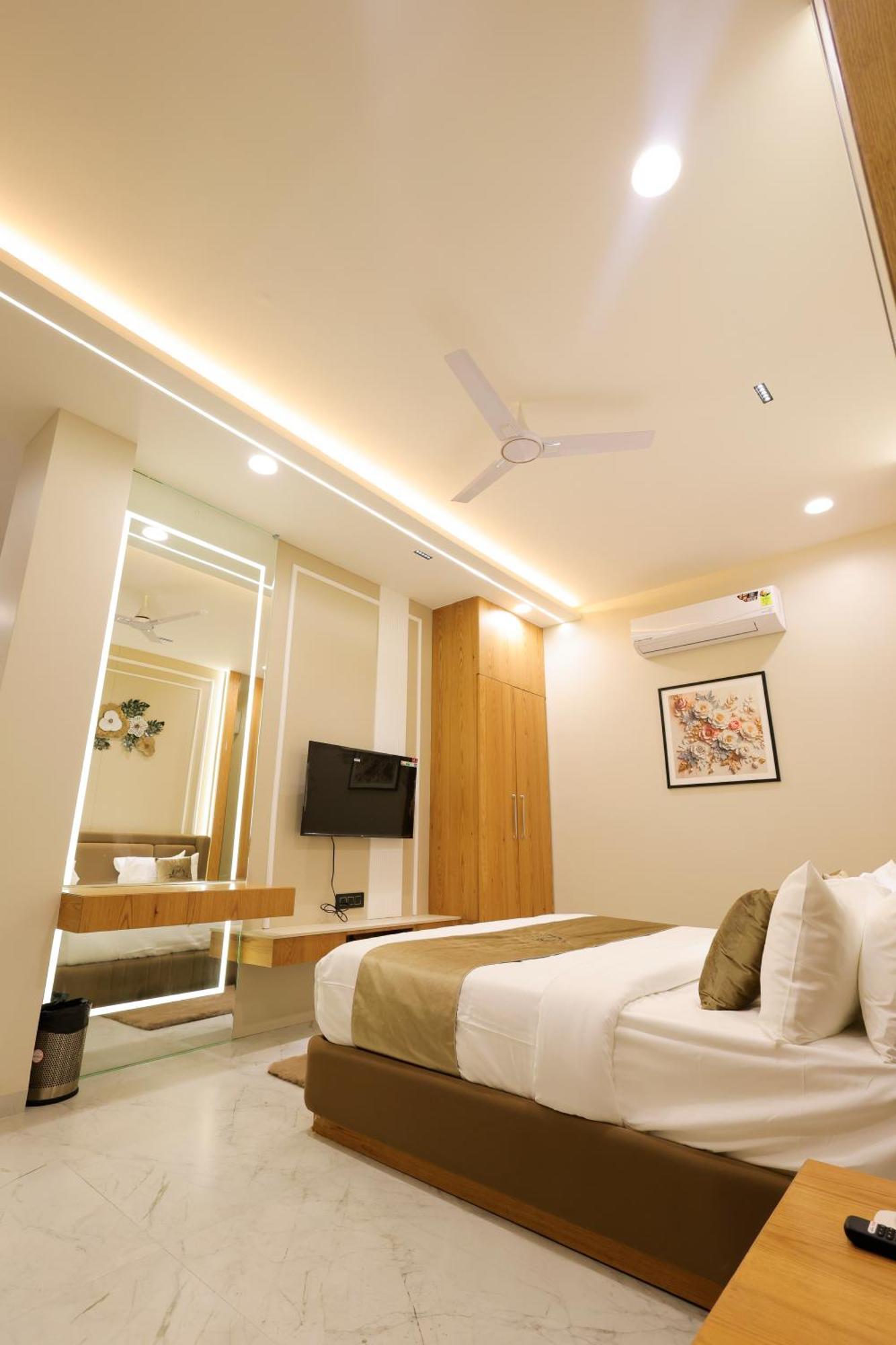 The Meera Hotel Ujjain Eksteriør billede