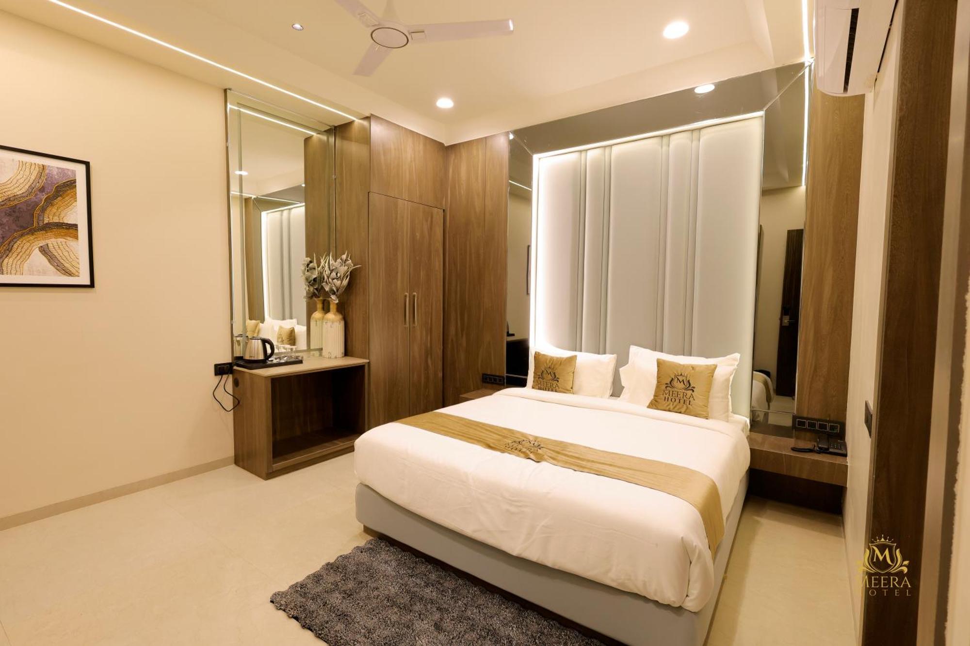 The Meera Hotel Ujjain Eksteriør billede