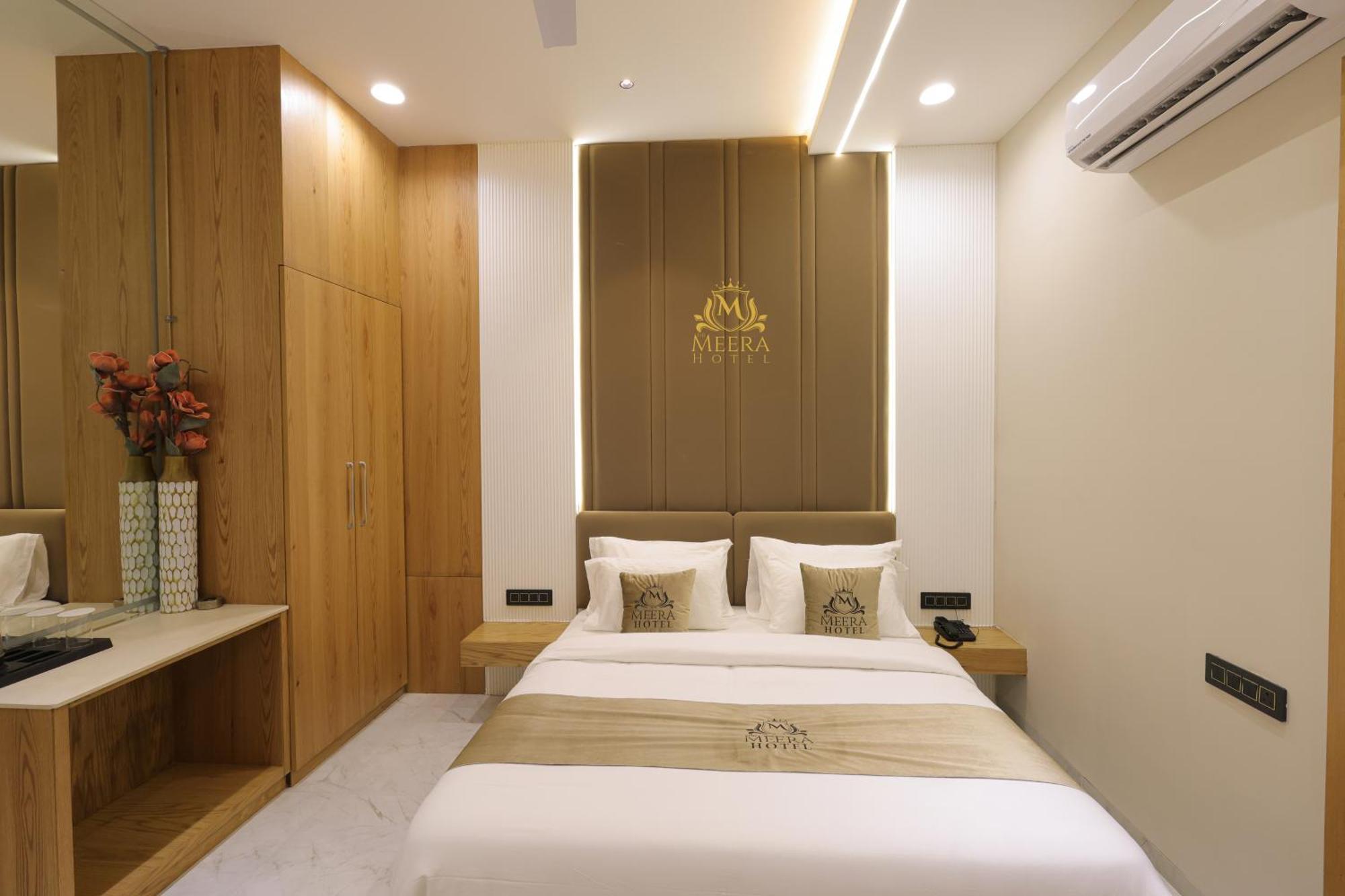 The Meera Hotel Ujjain Eksteriør billede