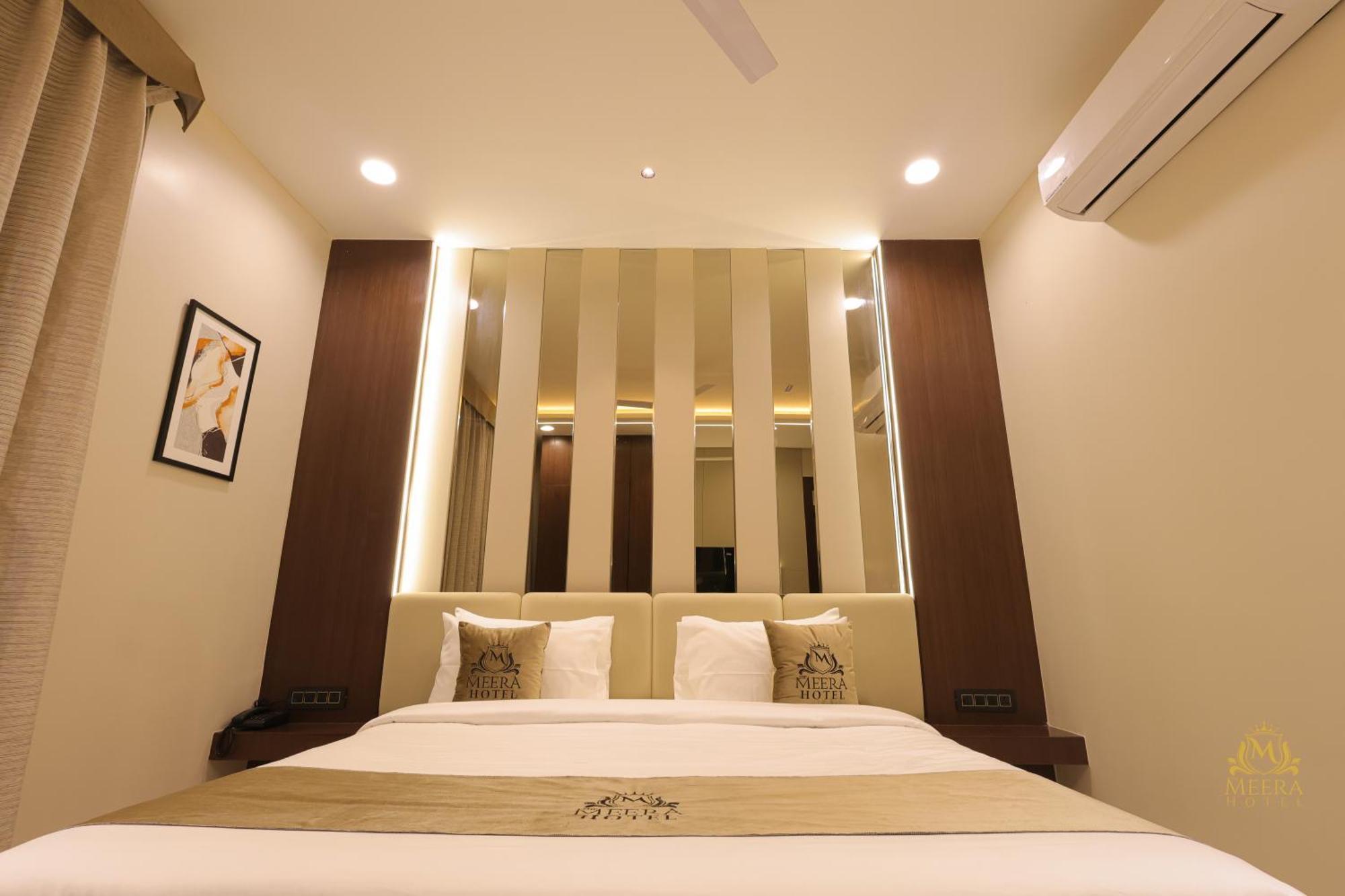 The Meera Hotel Ujjain Eksteriør billede