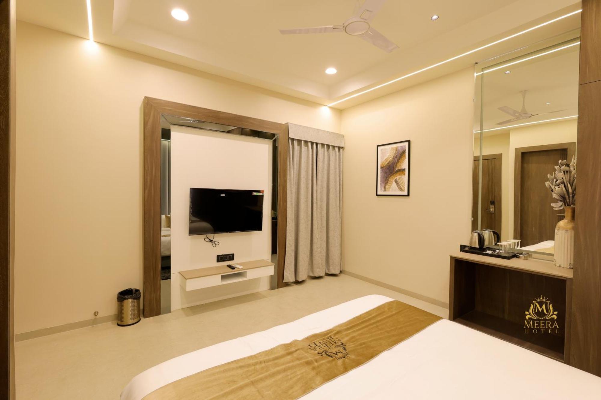 The Meera Hotel Ujjain Eksteriør billede