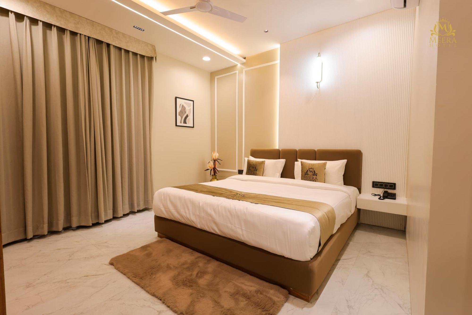 The Meera Hotel Ujjain Eksteriør billede